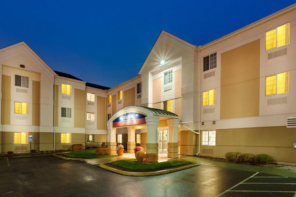 Candlewood Suites Windsor Locks, An Ihg Hotel Exterior photo