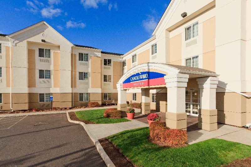 Candlewood Suites Windsor Locks, An Ihg Hotel Exterior photo