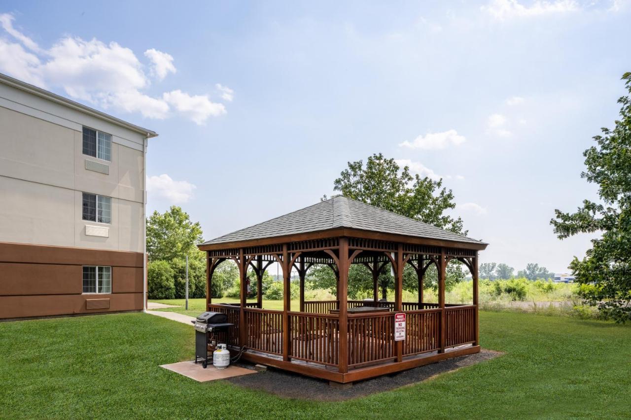 Candlewood Suites Windsor Locks, An Ihg Hotel Exterior photo